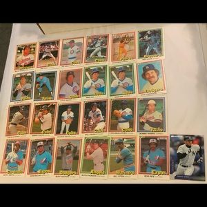 Bundle of Baseball Cards Lot 326